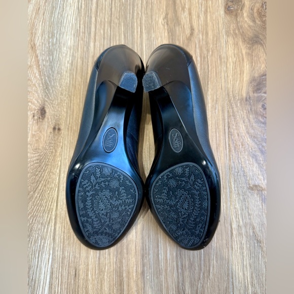 Sofft Tansy Size 6 Shoes Black Leather Slip On Pump Heeled Cap Toe Shoes LNC - Picture 4 of 6